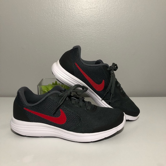 Nike Revolution 3 GS Big Kids 6Y NWT Nike Revolution 3 GS Big Kids 6Y NWT
